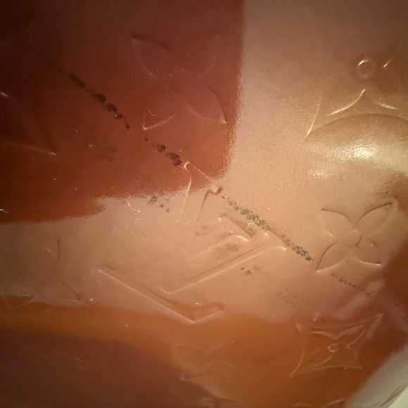 Louis Vuitton Monogram Vernis Bronze Bag. Comes with COA - Picture 4 of 16